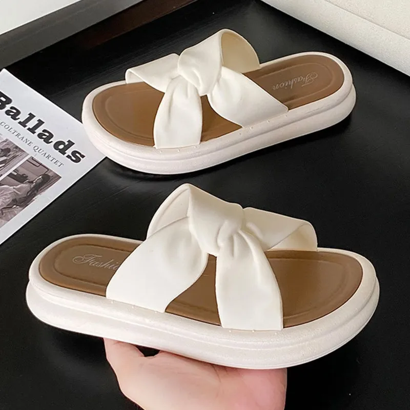 

Fashion Summer Women's Slippers Anti-Slip Casual Beach Shoes Slip-On Slippers Breathable Women's Flat Sandals Hot Sale