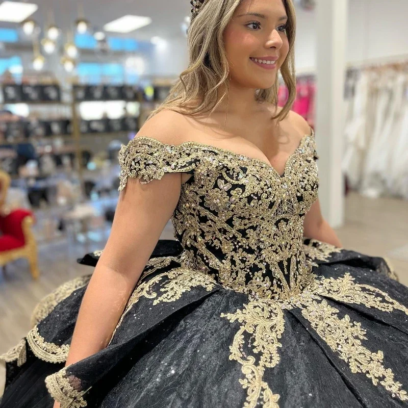 Luxury Black And Gold Appliques Quinceanera Dresses Beading Ball Gowns Sweet 15 16 Birthday Party Formal Wear Pageant Dress