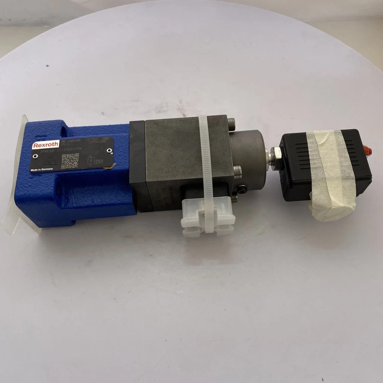 VÁLVULA SOLENÓIDE rex roth R 900937870   2FRE6B-2X/25QK4MV