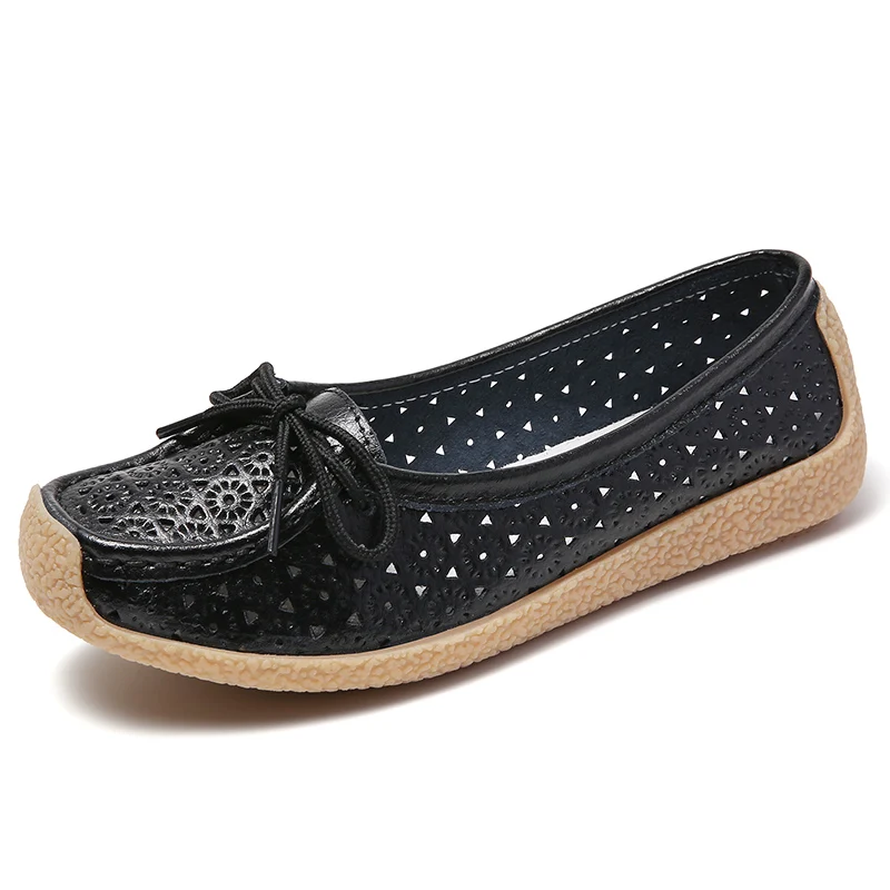 100% جلد البقر أحذية رياضية كاجوال المرأة الصنادل الجلدية كبيرة الحجم خفيفة الوزن مثقبة المضادة للانزلاق المتسكعون للأحذية النسائية