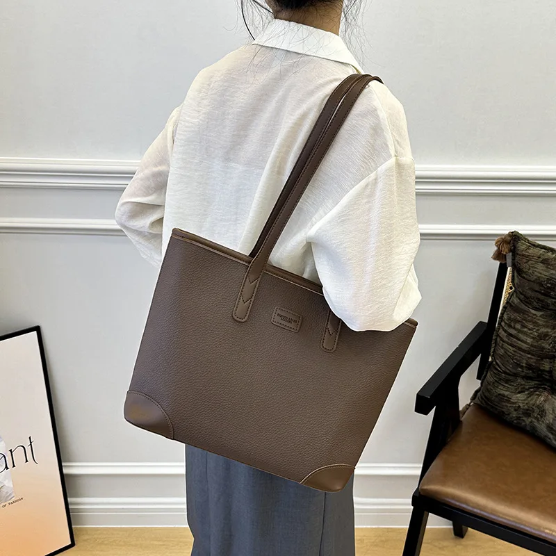 

2025 New Large Tote Bag Women Fashion Casual Shoulder Bag Simple Commuter Crossbody Purse