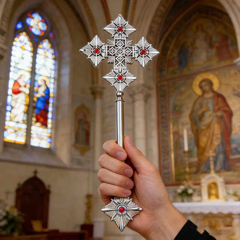 Neues traditionelles vergoldetes orthodoxes Standkreuz mit roten Emaille-Details für die Präsentation am Kirchenaltar und liturgische Feierlichkeiten – Detail 12