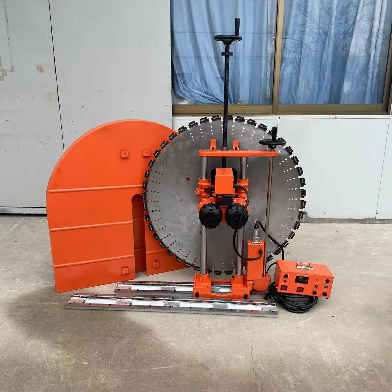 Automatic Walking Wall Saw With Track Fully Automatic Concrete Brick Wall Cutting Machine