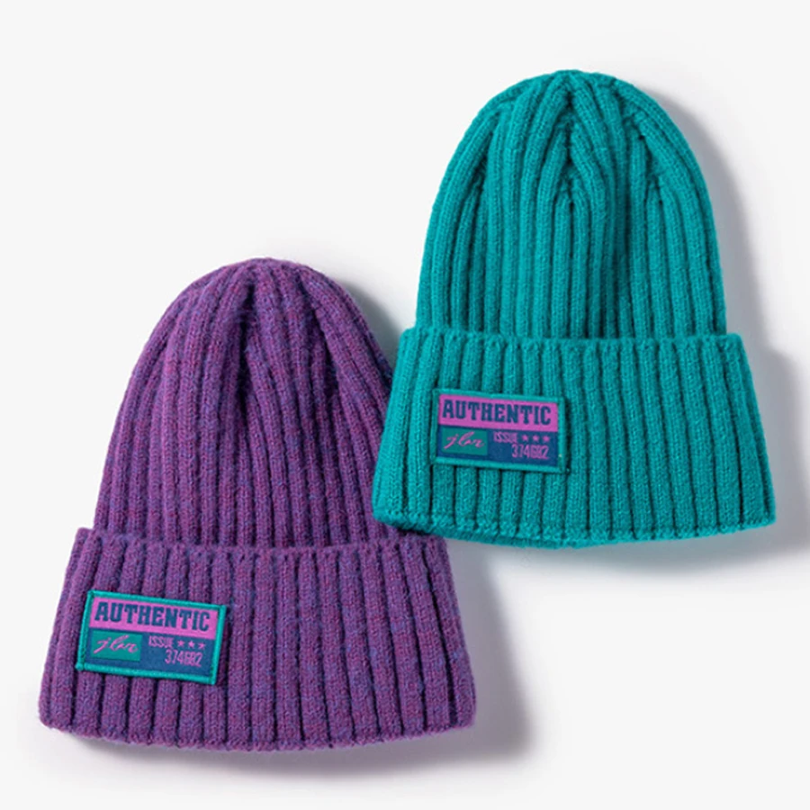 Women's Winter Knit Beanie Solid Color Fashion Label Cap Skullies Warm Comfortable Casual Style Hat for All Seasons