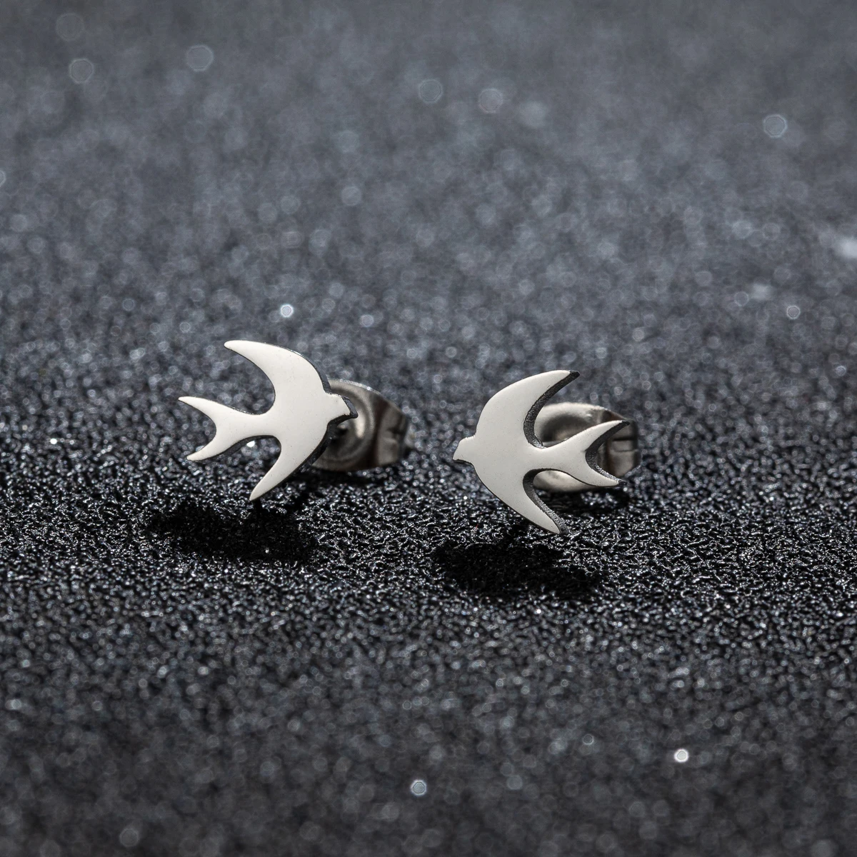 1Pair Cute Animal Swallow Stainless Steel Earrings Girl Free Shipping Small Bird Piercing Women Earring Fashion Jewelry