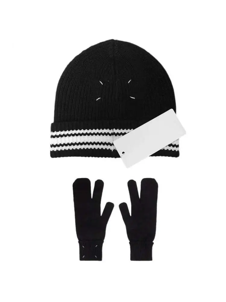 New Four-corner Seam Mark Unisex Autumn and Winter Knitted Hat Gloves Women Cap Fashion Soft Outdoor Sport Warm Couple's Caps