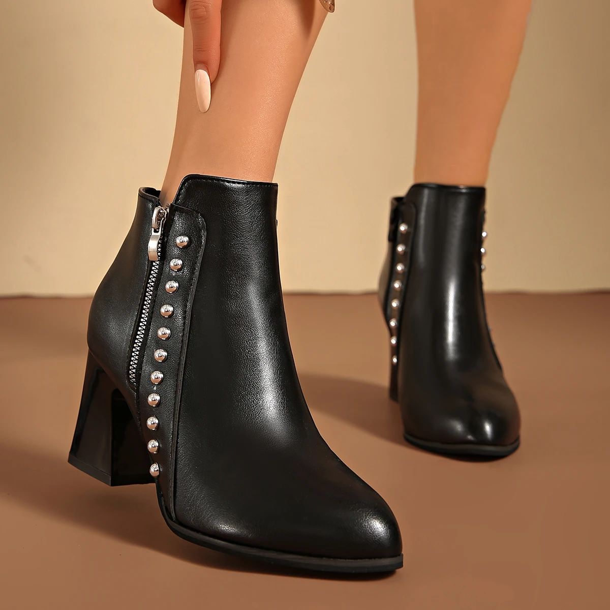 

Pointed Toe Side Zipper Women Shoes Fashion Rivet High Heels Spring Autumn Outdoor Modern Boots Plus Size Casual Ladies Pumps