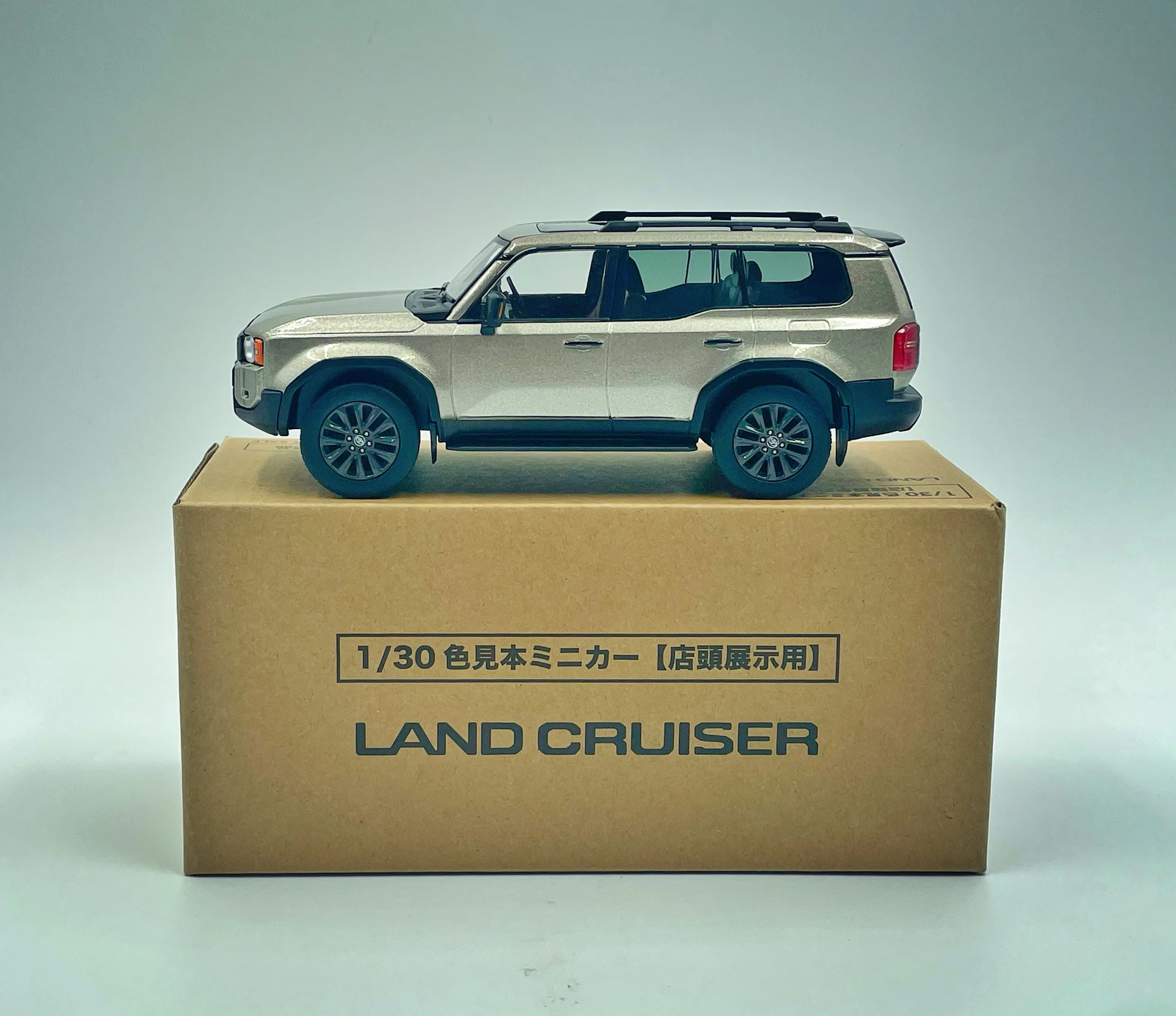 

OEM 1:30 PRADO Land Cruiser SUV 2024 Simulation Limited Edition Alloy Metal Static Car Model Toy Gift