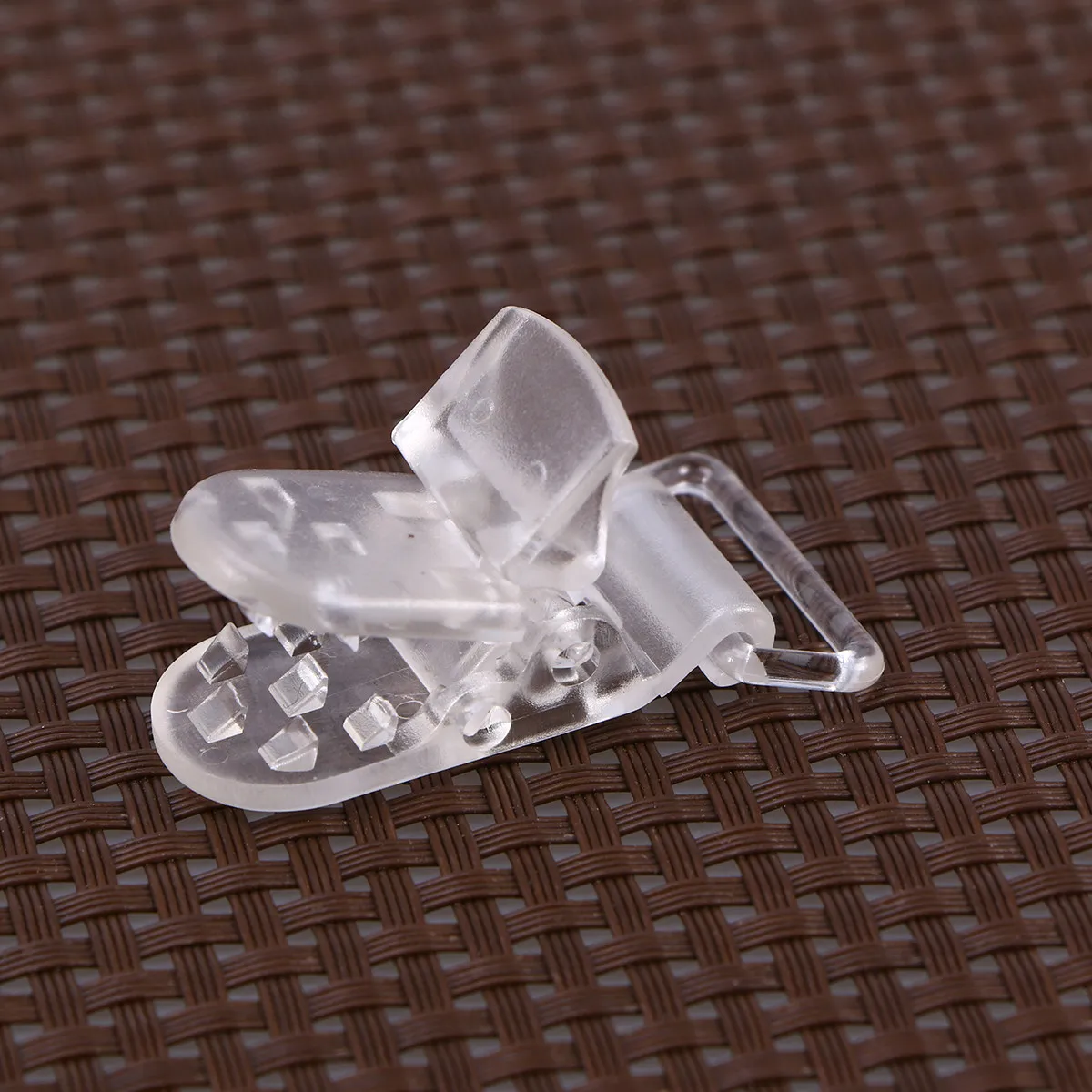

10Pcs Transparent T-Shaped Plastic Pacifier Clips Baby Badge Clips Non-Twist Ribbon Design Fabric-Protecting Insert for Craft