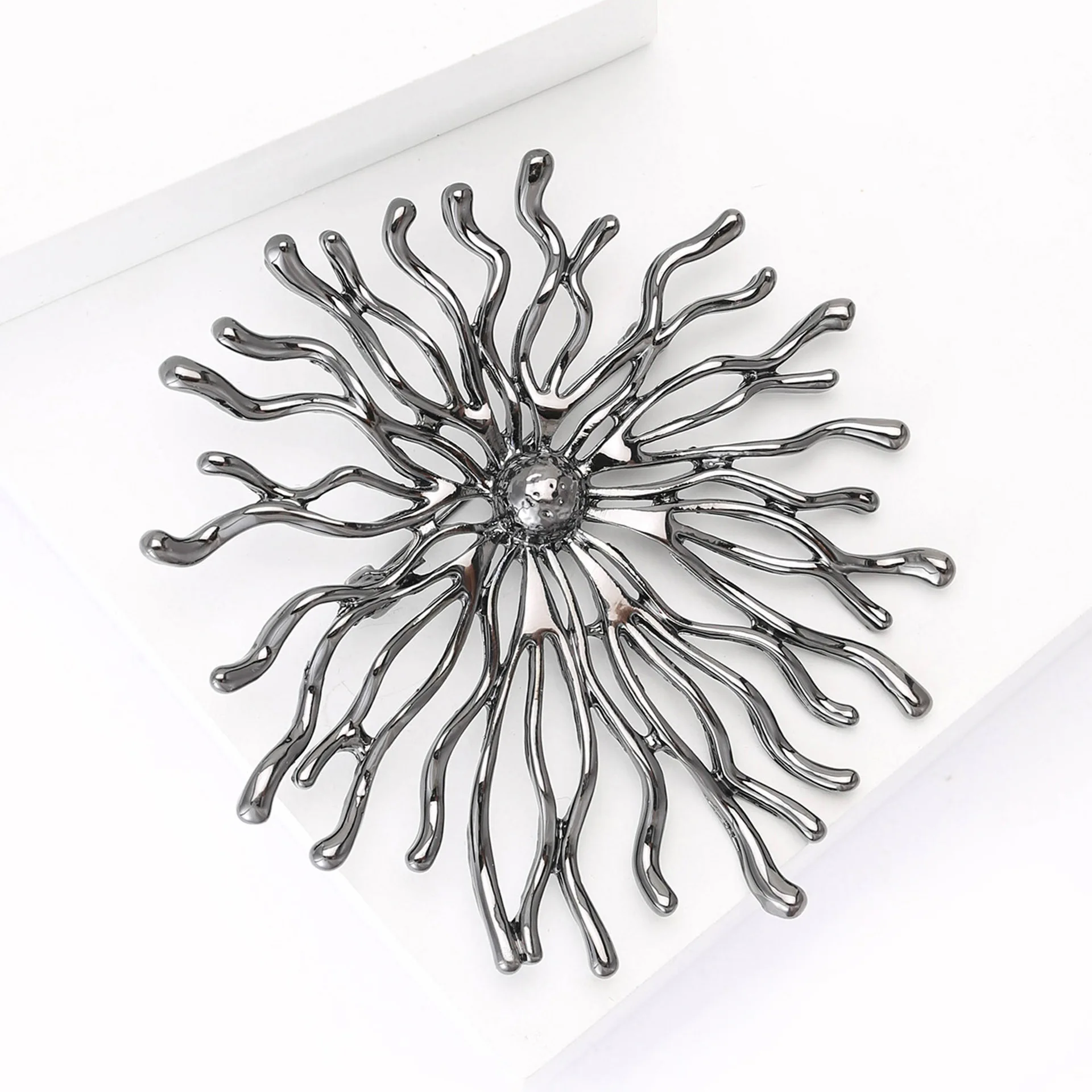 Cross border fashion versatile and simple temperament clothing accessories chest flower pin, creative and exquisite brooch