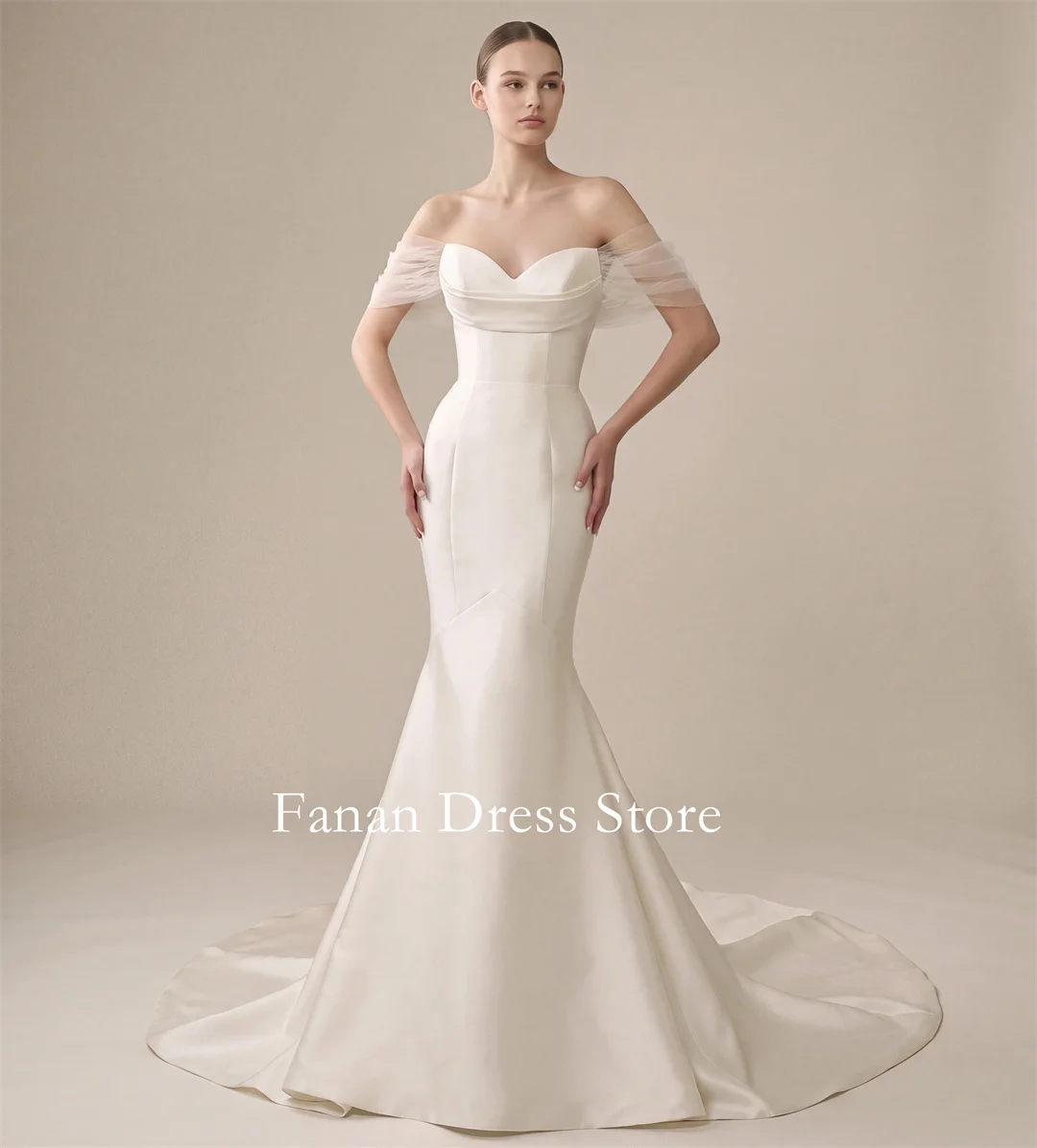 Off the Shoulder Short Sleeves Ruched Mermaid Wedding Dress Satin Ivory Minimalist Maternity Bridal Gown For Photoshoot
