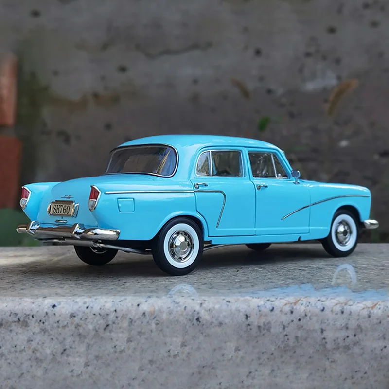 The 1964 alloy car model of the original 1/18 Shanghai old Shanghai SH760 car