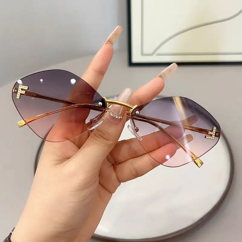 New Men's Advanced Ultra Light Coarse Frame Fashion Square Sunglasses Women Men Trendy Anti Mist Outdoor Driving Shades UV400