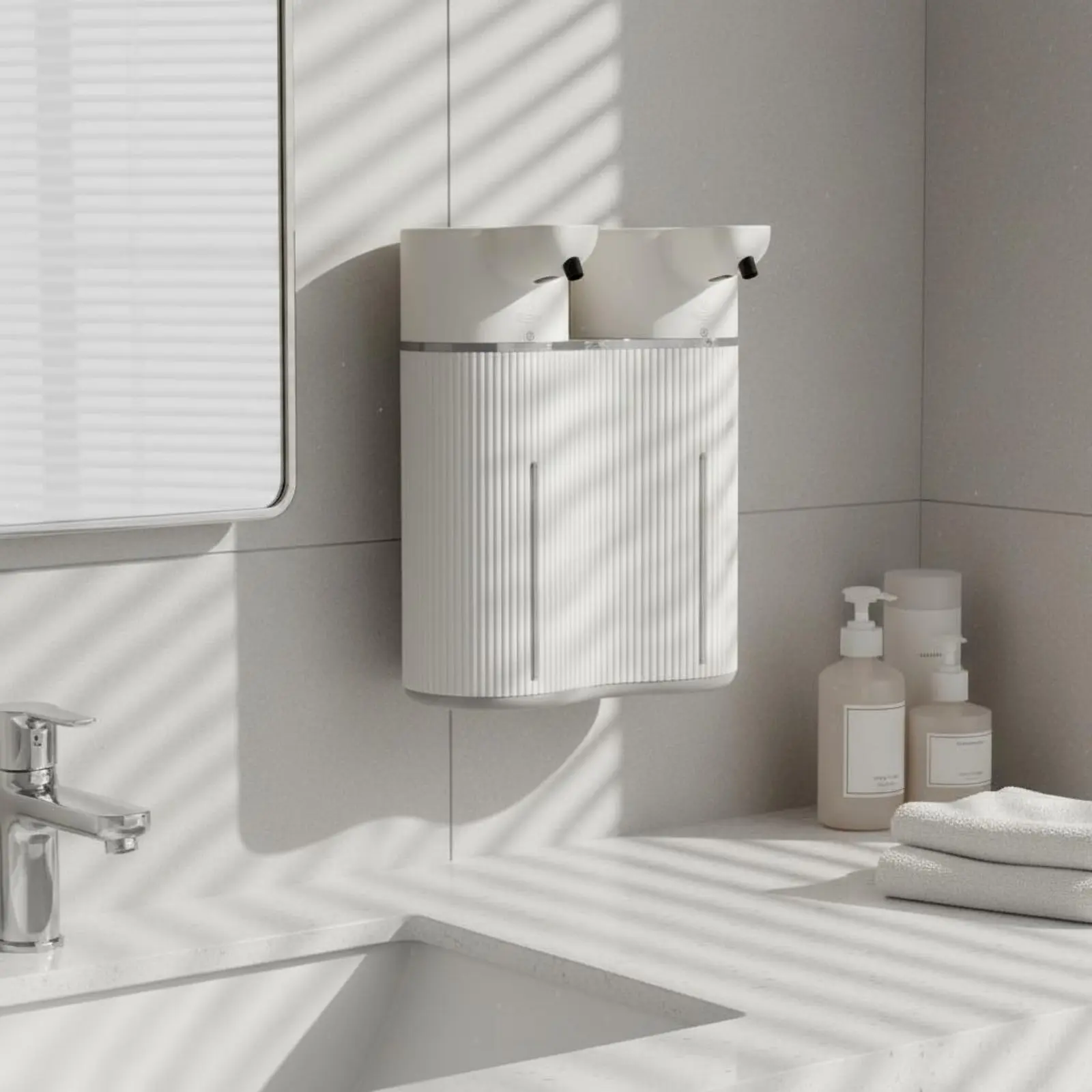 

Автоматический дозатор мыла с двумя головками, работающий от батареек, электрический дозатор пены для мытья рук, умная станция для мытья рук с датчиком движения