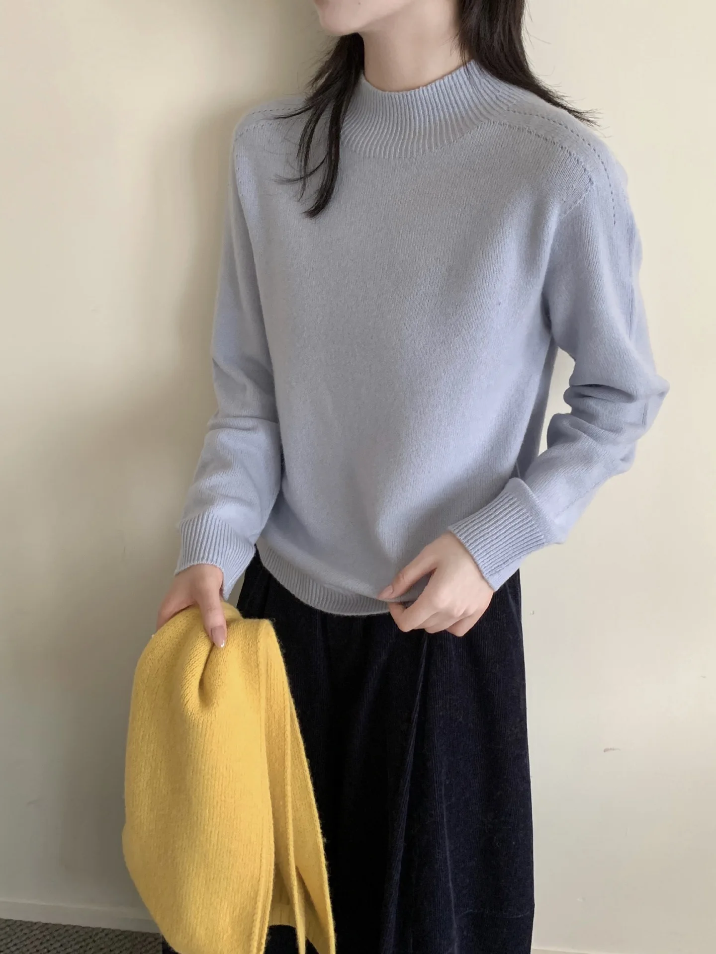 Kaschmirpullover innen, halbhoher Kaschmirwollbasispullover, nahtloser einteiliger einfarbiger Pullover