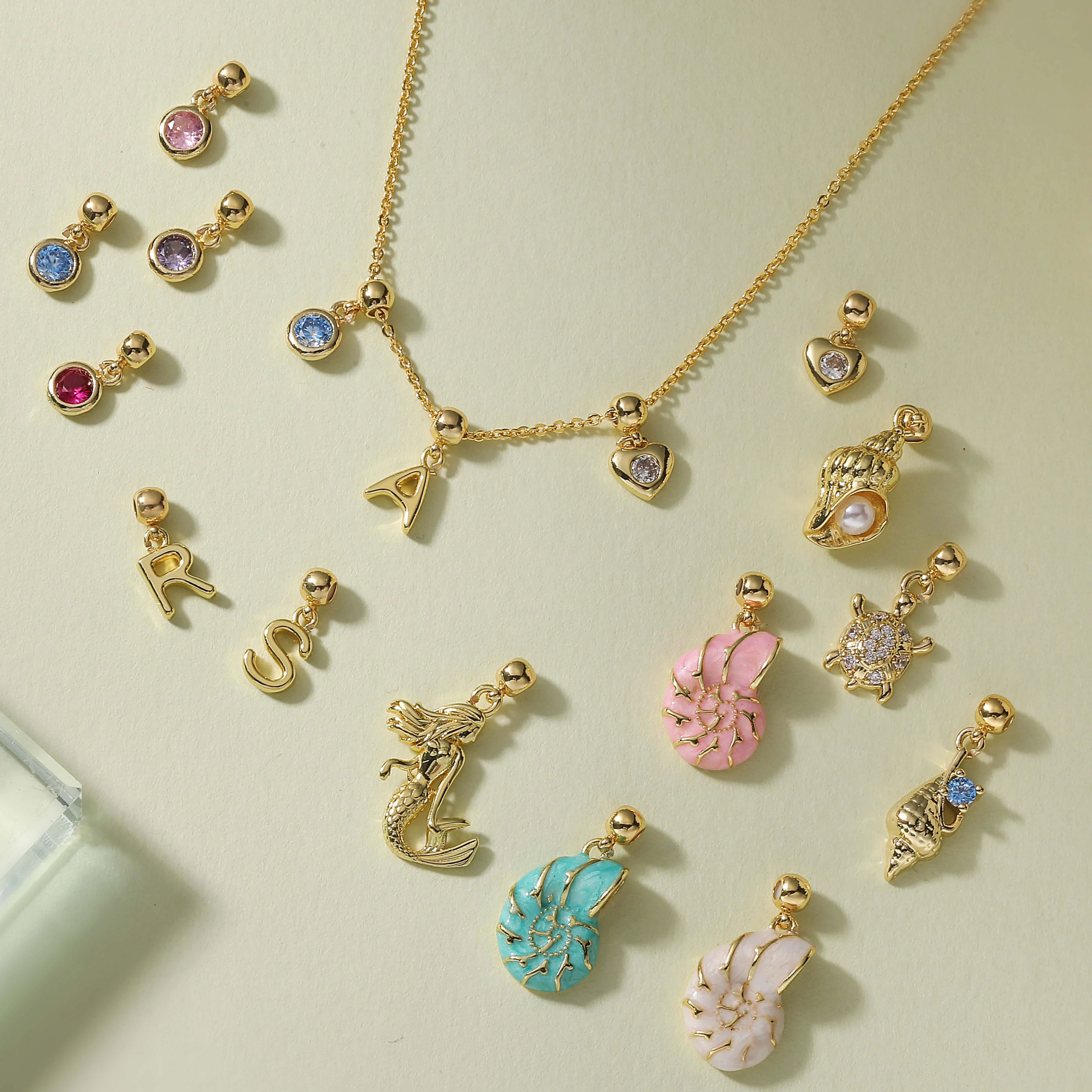 HECHENG, Ocean Series Alphabet Bead Heart-Shaped Small Pendant Handmade Jewelry Vintage Sweet Chain Necklace Accessories 1 Pcs