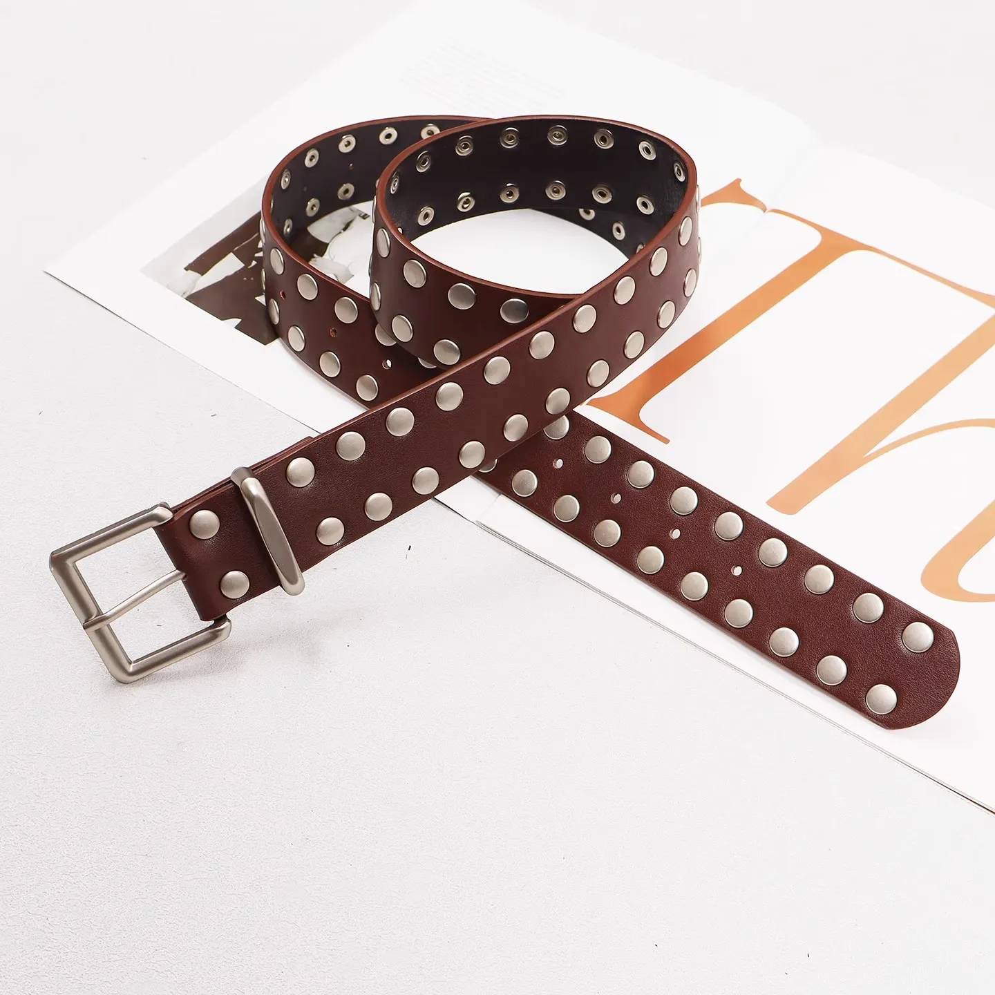 เข็มขัดหนัง PU สไตล์วินเทจสำหรับผู้หญิง ประดับหมุด ตกแต่งชุดเดรส คอร์เซ็ท คาดเอว รุ่น R3129