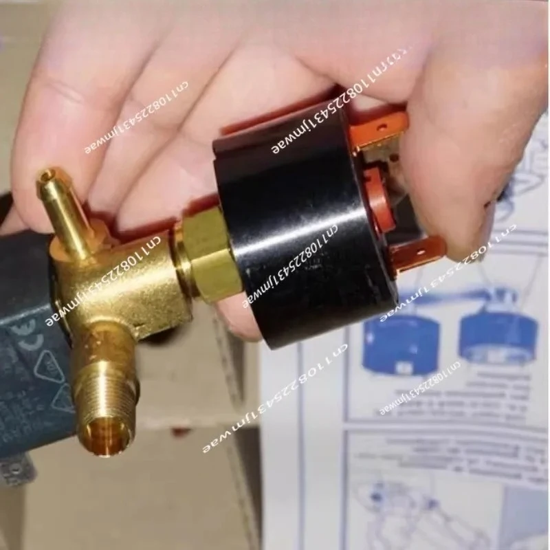 Suitable for CEME Normally Closed Solenoid Valve Steam Coffee Machine Pressure Switch PC5411