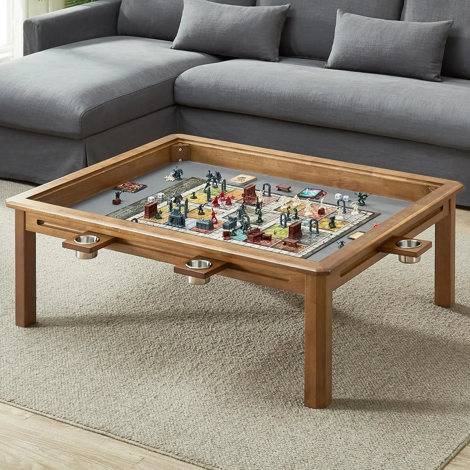 

Настольная игра-столик с отсоединяемой столешницей, рассчитан на 4 игроков, игровая площадка 91,5x63,5 см, включает игровые элементы, индивидуальный дизайн