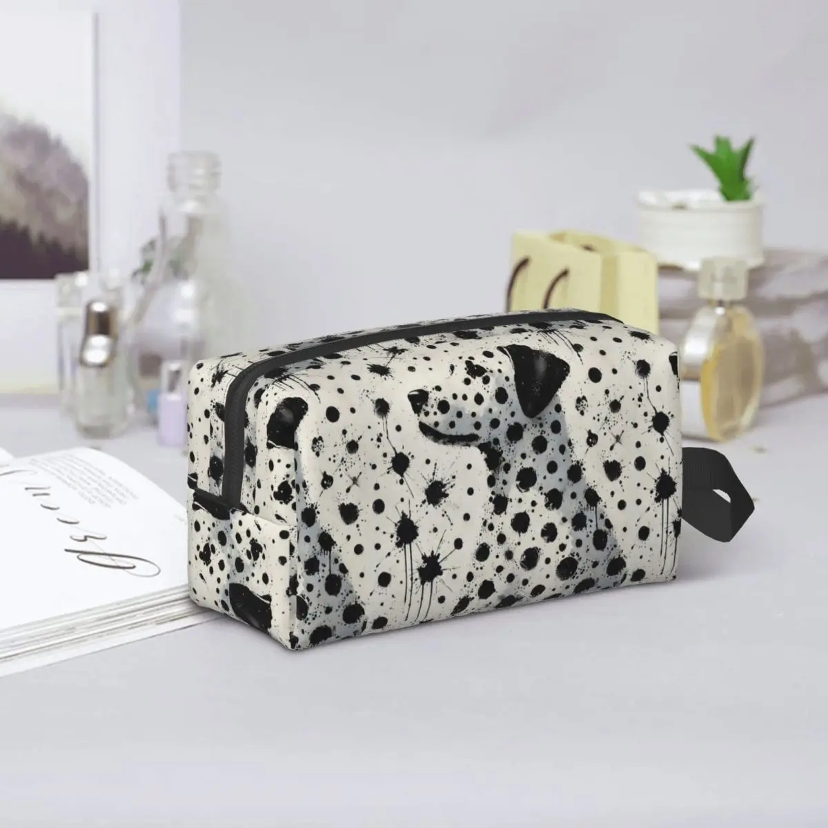 

Dalmatian Dreamscape A Splash Of Spots Makeup Bag Cosmetic Organizer Storage Dopp Kit Toiletry Cosmetic Bag for Women Beauty