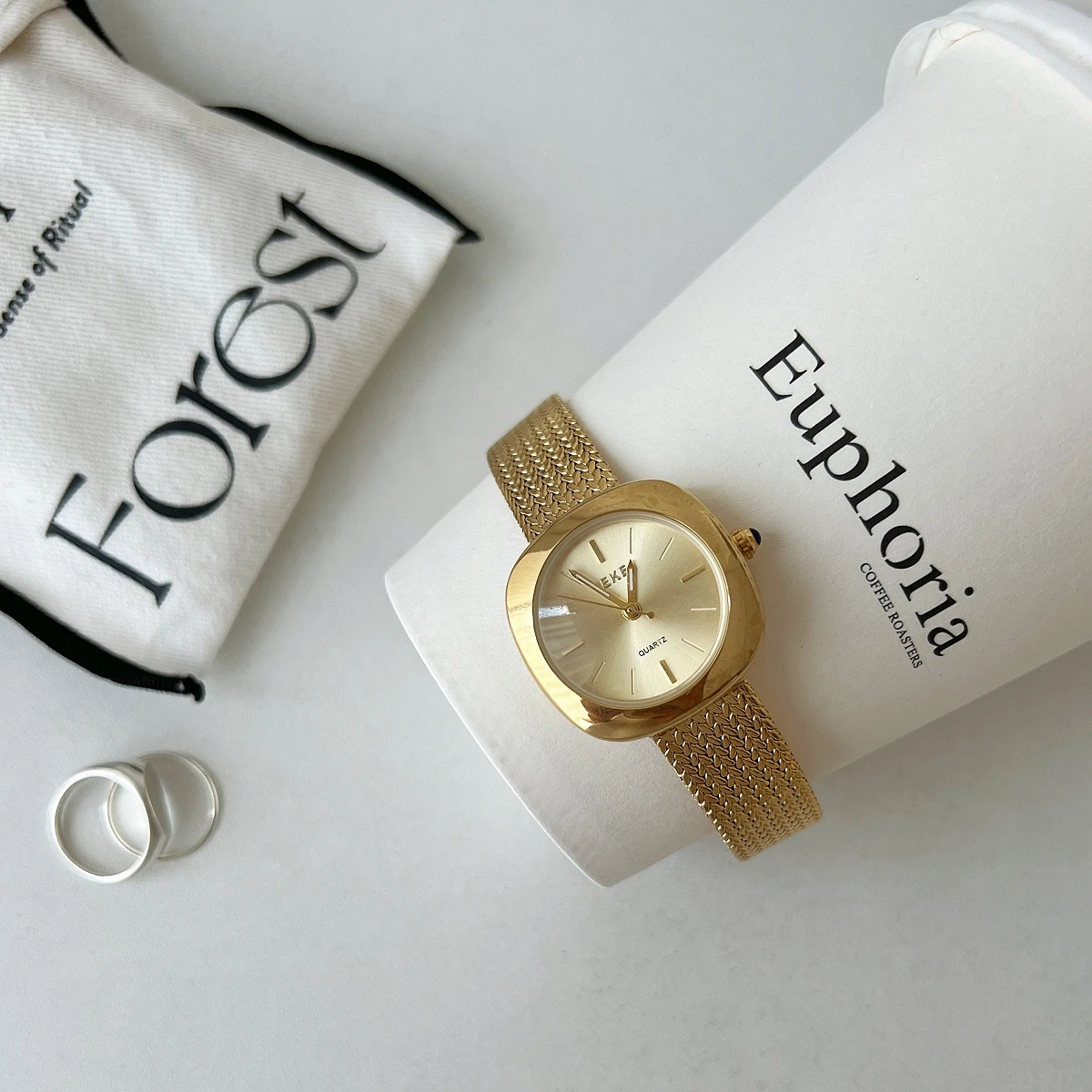 

Luxury Small Square Watch With Gold Bracelet, Exquisite Korean Style Retro Quartz Watch For Women Fashionable Quartz Wristwatch.