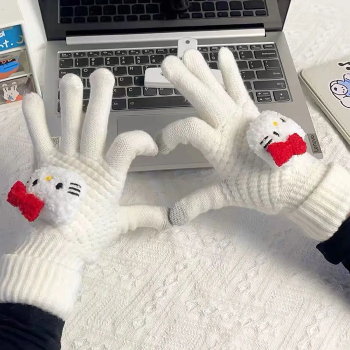 

MINISO Glove Hello Kitty Anime Peripheral Cotton Comfort Thickening Motion Outdoors Cycling Cute Warm Glove Winter Cartoon