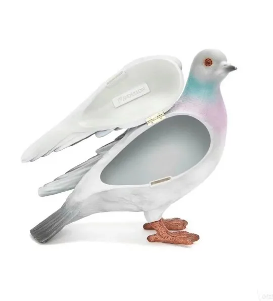 Japan's same pigeon handbag, take the pigeon bag at will, creative bag change