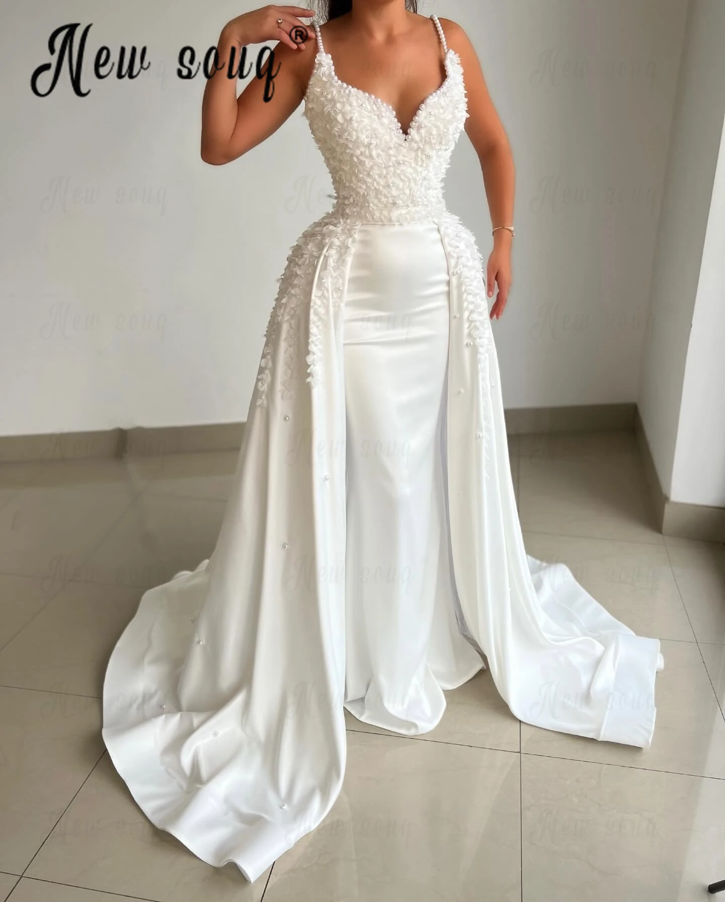 Marfim vestido de casamento moderno cetim com trem destacável, vestidos de noiva bonitos, Dubai, personalizar vestidos de casamento, profundo V Neck 2024