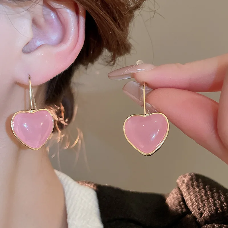 Jelly powder resin love ear hook earrings, fashionable and simple temperament commuting versatile geometric earrings women