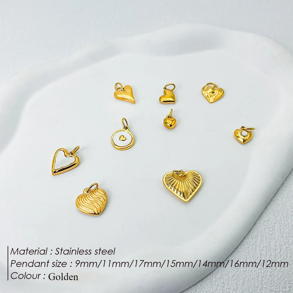 Stainless steel jewelry beautiful heart-shaped golden pendant suitable for diy matching of necklace accessories charms