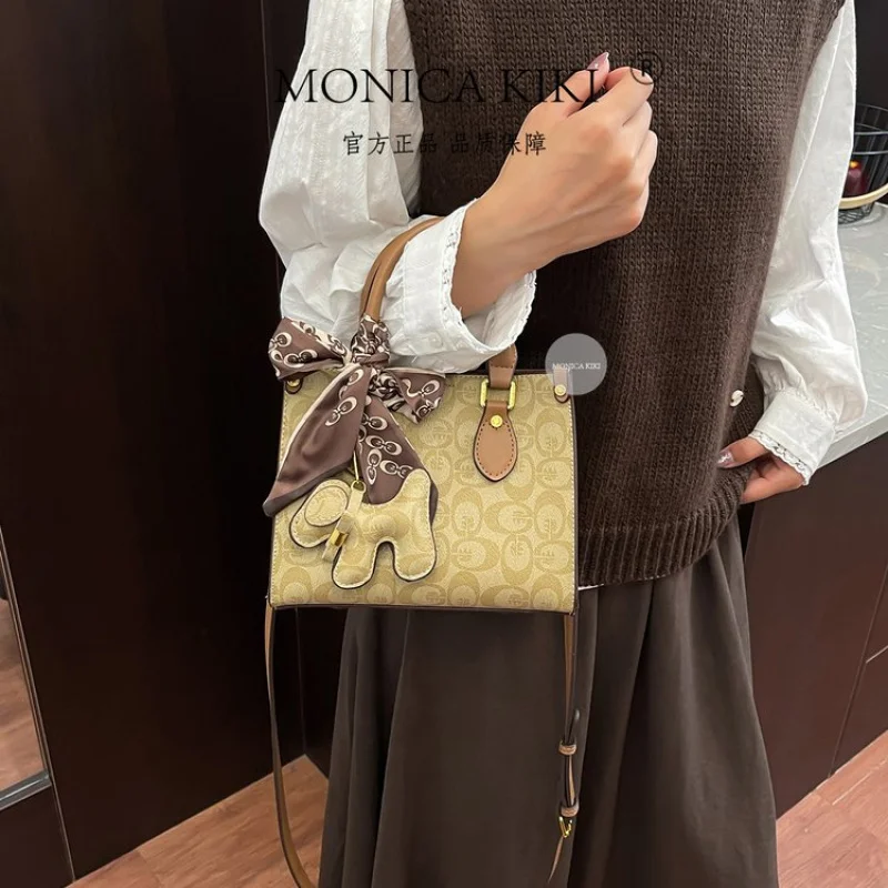 

Fashionable Ladies Hand Bags Crafted From Fine Leather Featuring Trendy Commuter Design And Paris Vintage Look​