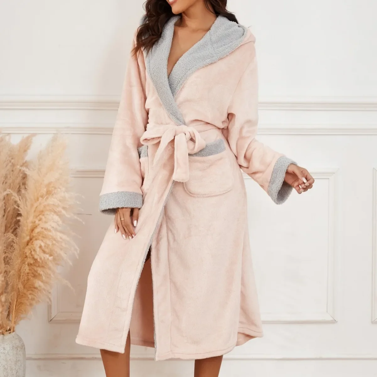 Coral Fleece Women's Hooded Bathrobe Nightgown Winter Thicken Flannel Robe Home Dress Splicing Color Loose Sleepwear Lounge Wear