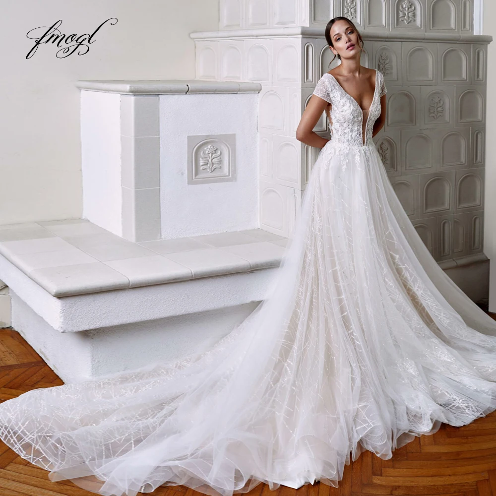 

Fmogl сексуальное кружевное винтажное свадебное платье с открытой спиной и v-образным вырезом, роскошные аппликации, расшитое бисером, с короткими рукавами, со шлейфом, трапециевидное свадебное платье