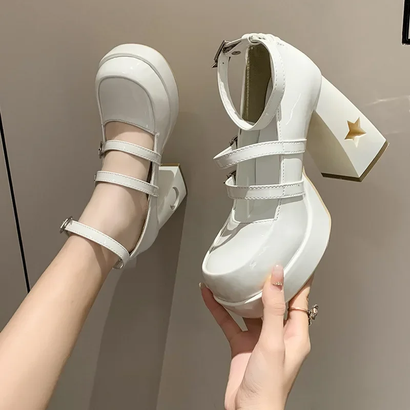 2024 Lolita Schoenen Platform Mary Jane Schoenen Ster Gesp Band Vrouwen Pumps Gekruiste Pu Leren Meisjes Klinknagel Vrijetijdsschoenen Kawaii