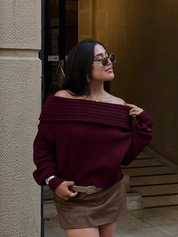 

Fashion Solid Knitted Off Shoulder Pullover Women Elegant Wine Red Full Sleeve Pleated Loose Tops 2025 Autumn Commute Streetwear