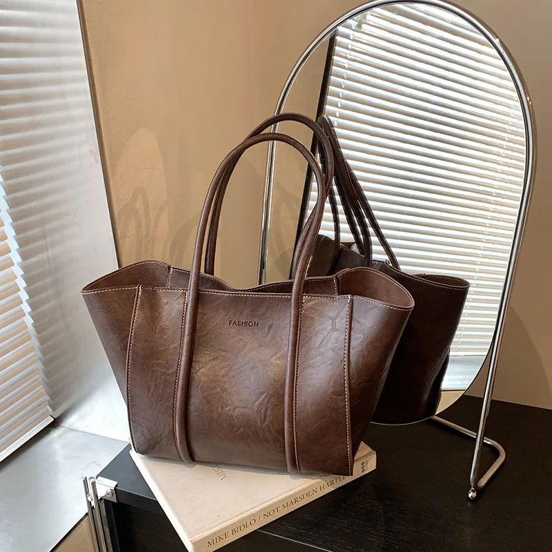 

2026 New Retro Fashion Shoulder Bag Trendy Versatile Women's Tote Bag Multi Functional Large Capacity Handbag