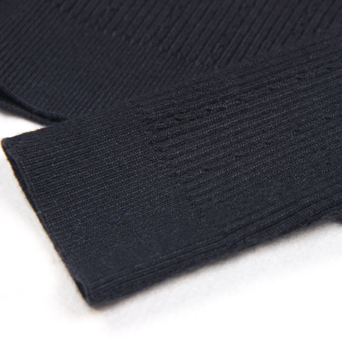 Sweter Wanita Leher Bulat Hitam Bawahan Rajutan Campuran Wol Serbaguna Klasik Mode Kualitas Tinggi Baru Musim Semi dan Musim Gugur