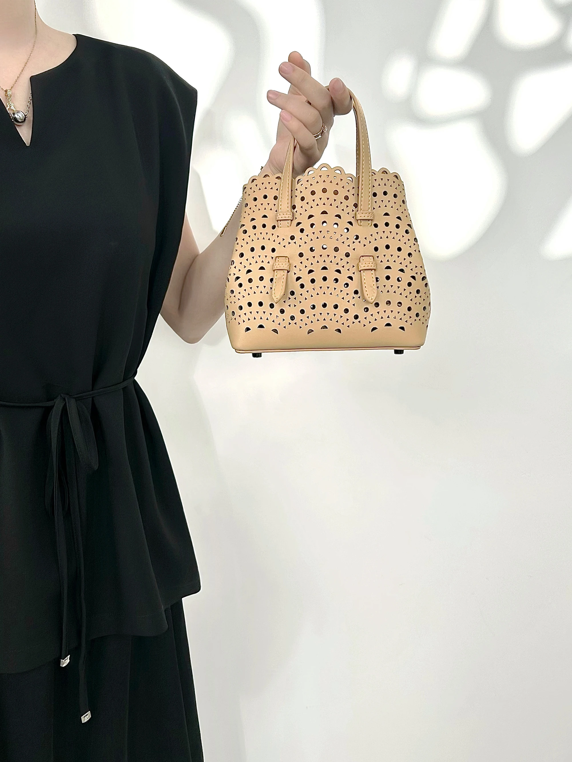 2025-nuova-borsa-da-donna-scavata-cestino-aped-oulder-borsa-a-tracolla-intrecciata-a-mano-borsa-buet-per-il-tempo-libero-pendolari-sle