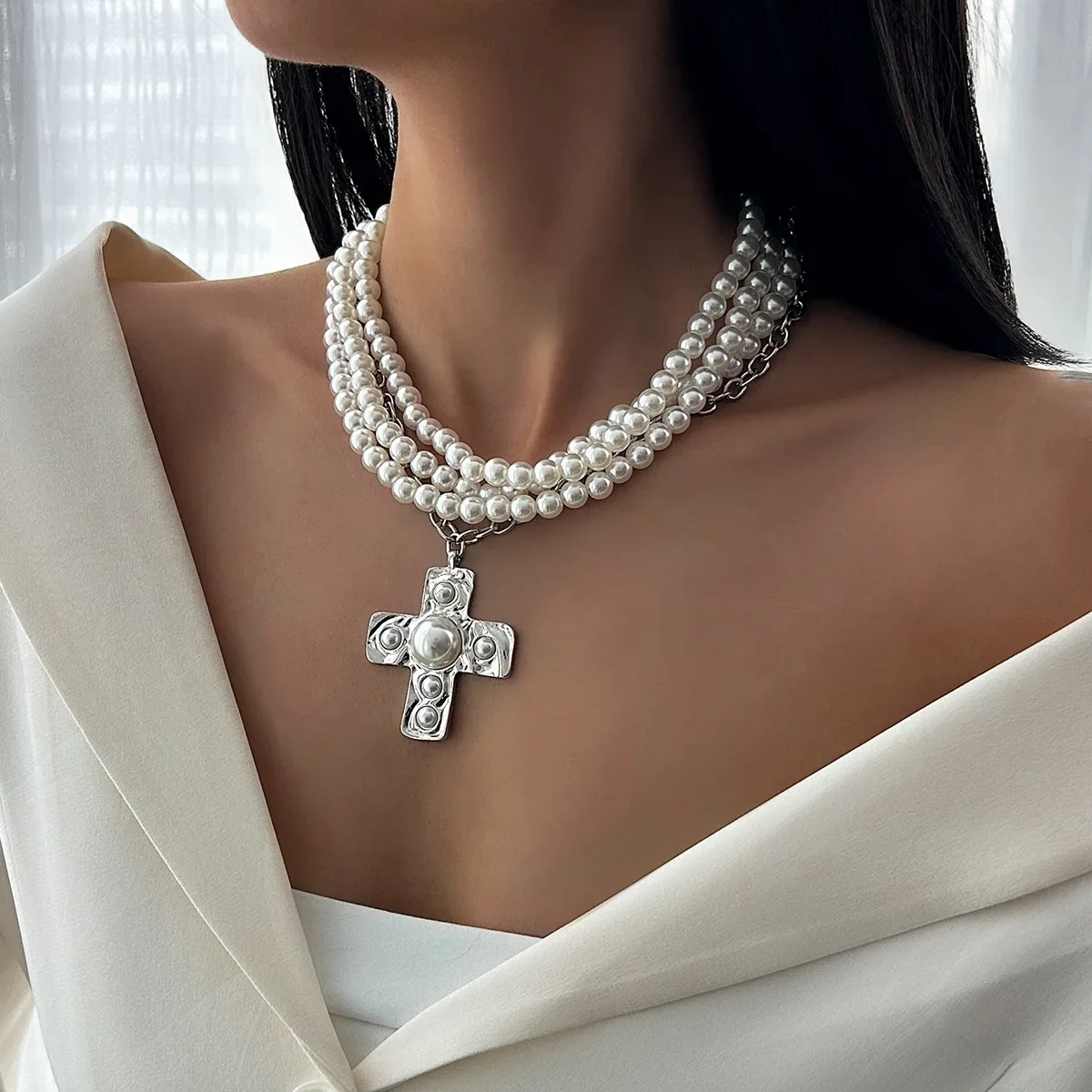 Cross Alloy Pendant Necklaces Woman Trend 2024 Accessories for Girls Grace Jewellery Women Aesthetic Cold Wind Gift Neck Jewelry