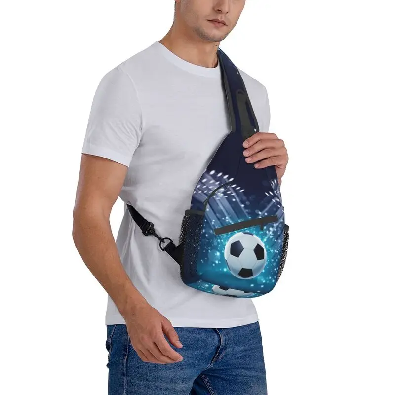 Mochila cruzada de hombro personalizada para hombres, patrón de balón de fútbol, bolso de pecho con eslinga, mochila de viaje