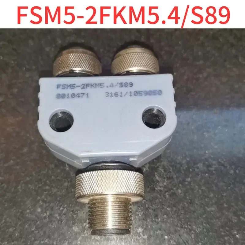 Second-hand  The connector FSM5-2-FKM5.4/S89 has good functionality