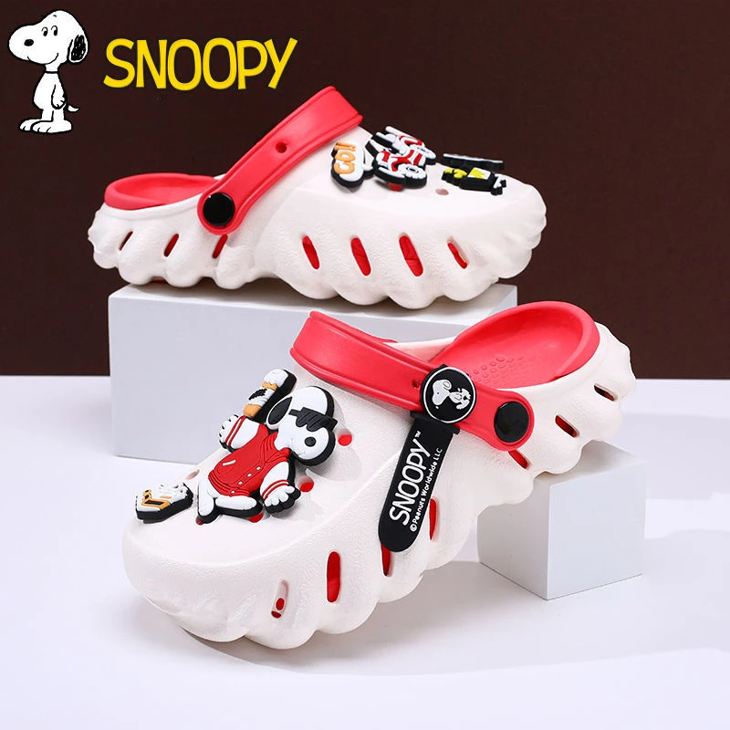 

Snoopy Peanuts Anime Peripherals Creative Personality Cartoon Boys and Girls are good-looking and can wear slippers outside.