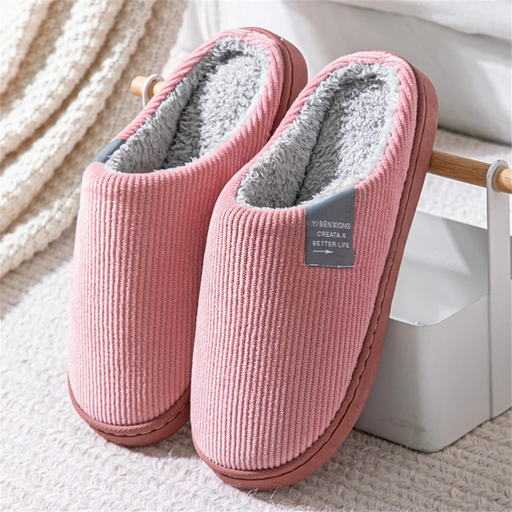 Pantufas de Inverno com Forro de Pele para Homens e Casais, Antiderrapantes e Confortáveis, com Sola Baixa para Uso em Casa, no Quarto, de Cor Sólida e Estilo Fashion.