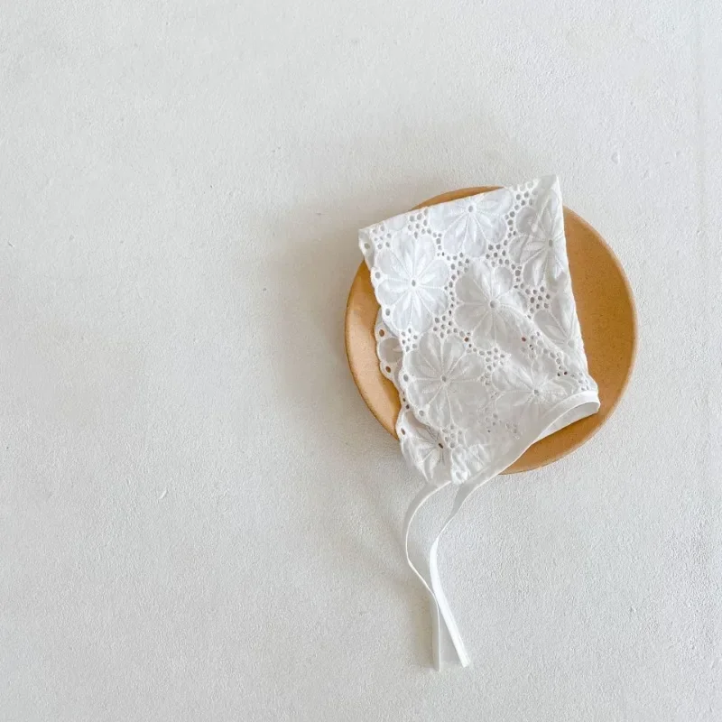 INS 2025 Cofano in pizzo per neonate 0-2 anni Primavera Estate Fascia floreale Cappello infantile traspirante Puntelli per fotografia neonato