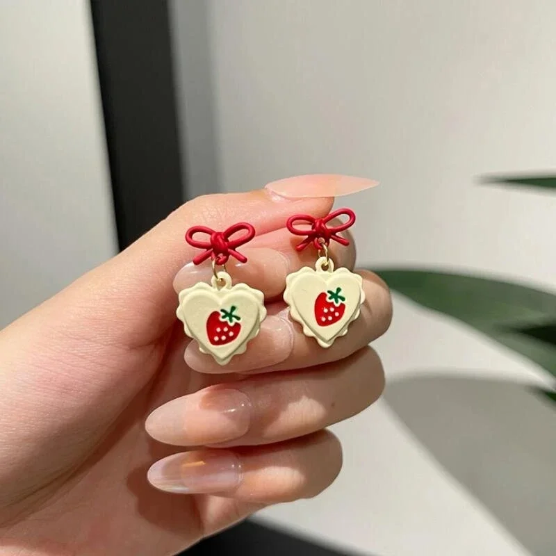 Pendientes de lazo rojo para mujer, aretes colgantes de corazón de fresa dulce, joyería de fiesta coreana, regalos de moda, novedad