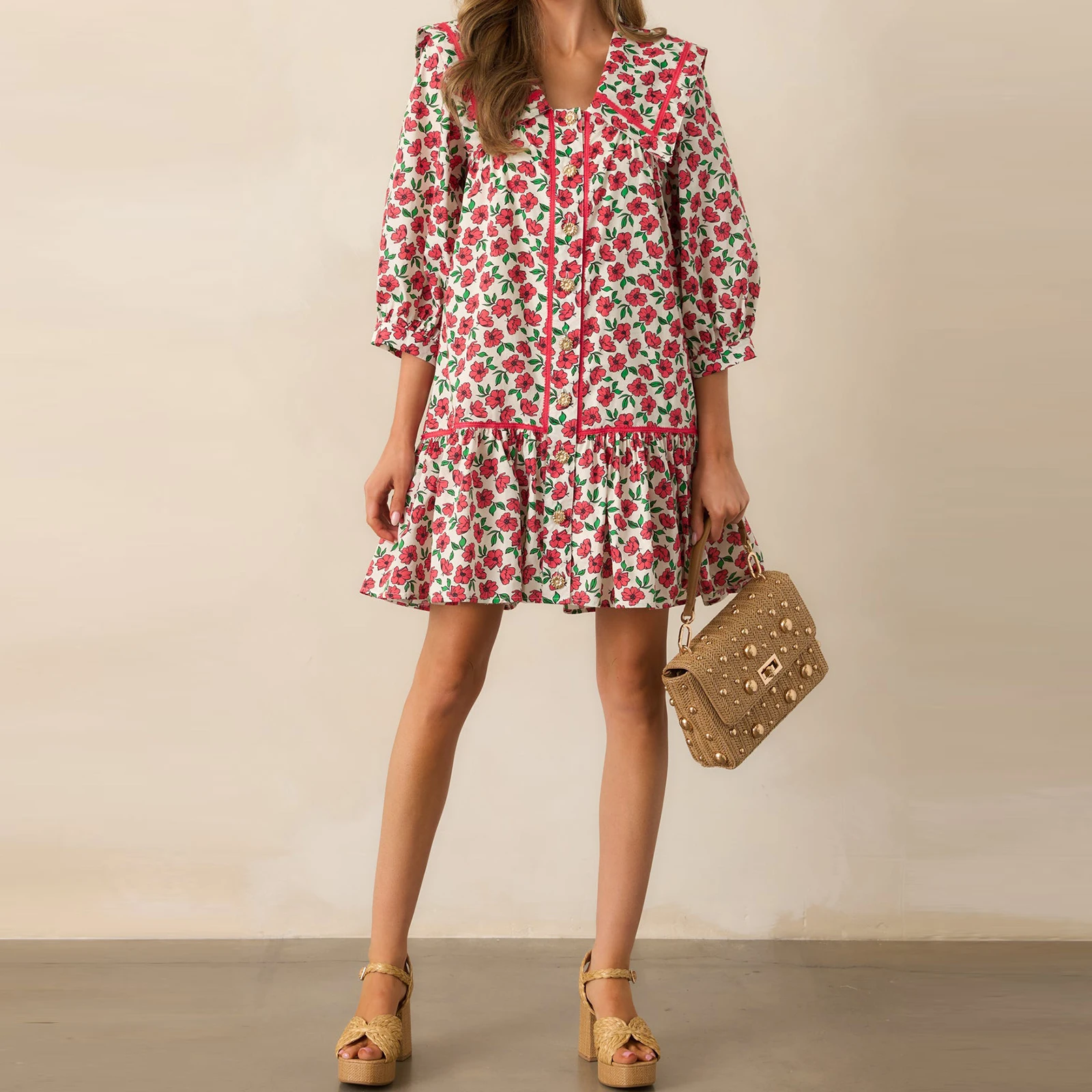 Sukienka damska Combhasaki w stylu boho, letnia, z rękawami 3/4 typu bufka, kołnierzykiem typu \"doll\", estetycznym kwiatowym nadrukiem, guzikami, falbanką na dole, luźna, krótka mini.