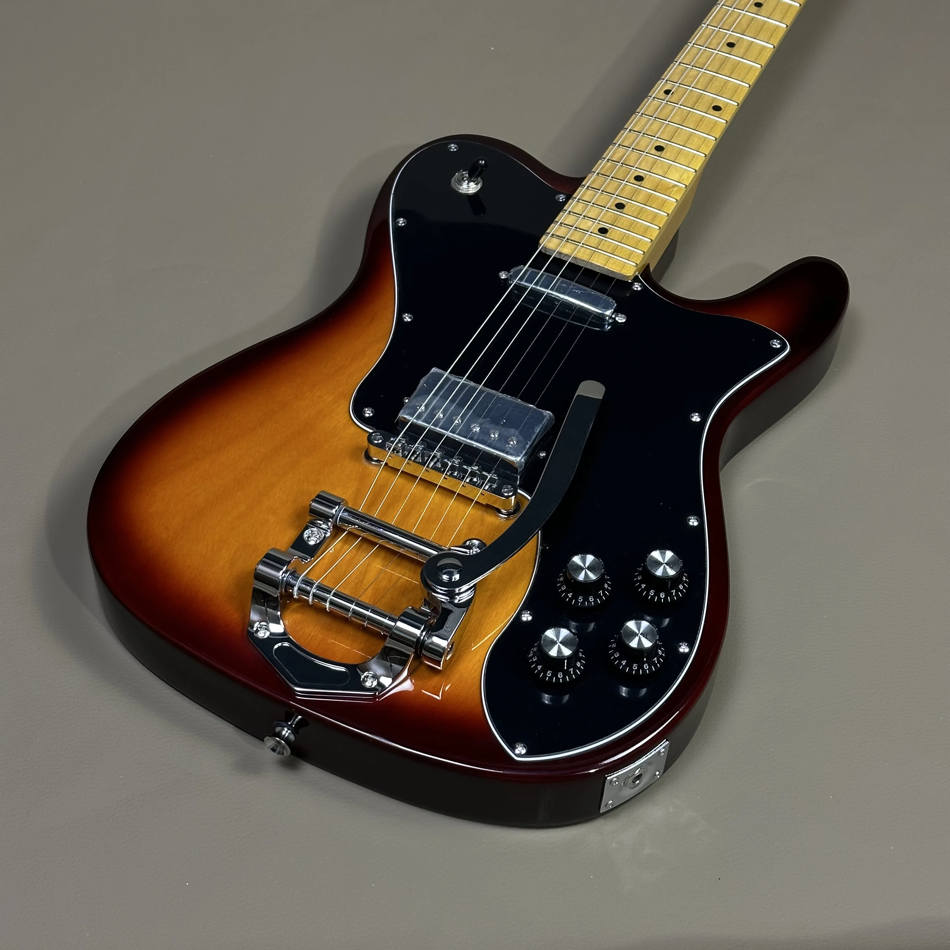 Guitare électrique de haute qualité TL vibrato couleur Sunburst