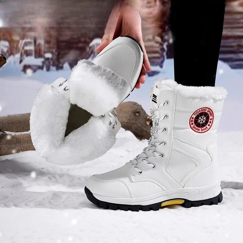

2025 New Winter Warm Plush Snow Boots, Women's Outdoor Waterproof and Anti-slip Cotton Boots, Comfortable Thick-soled Shoes