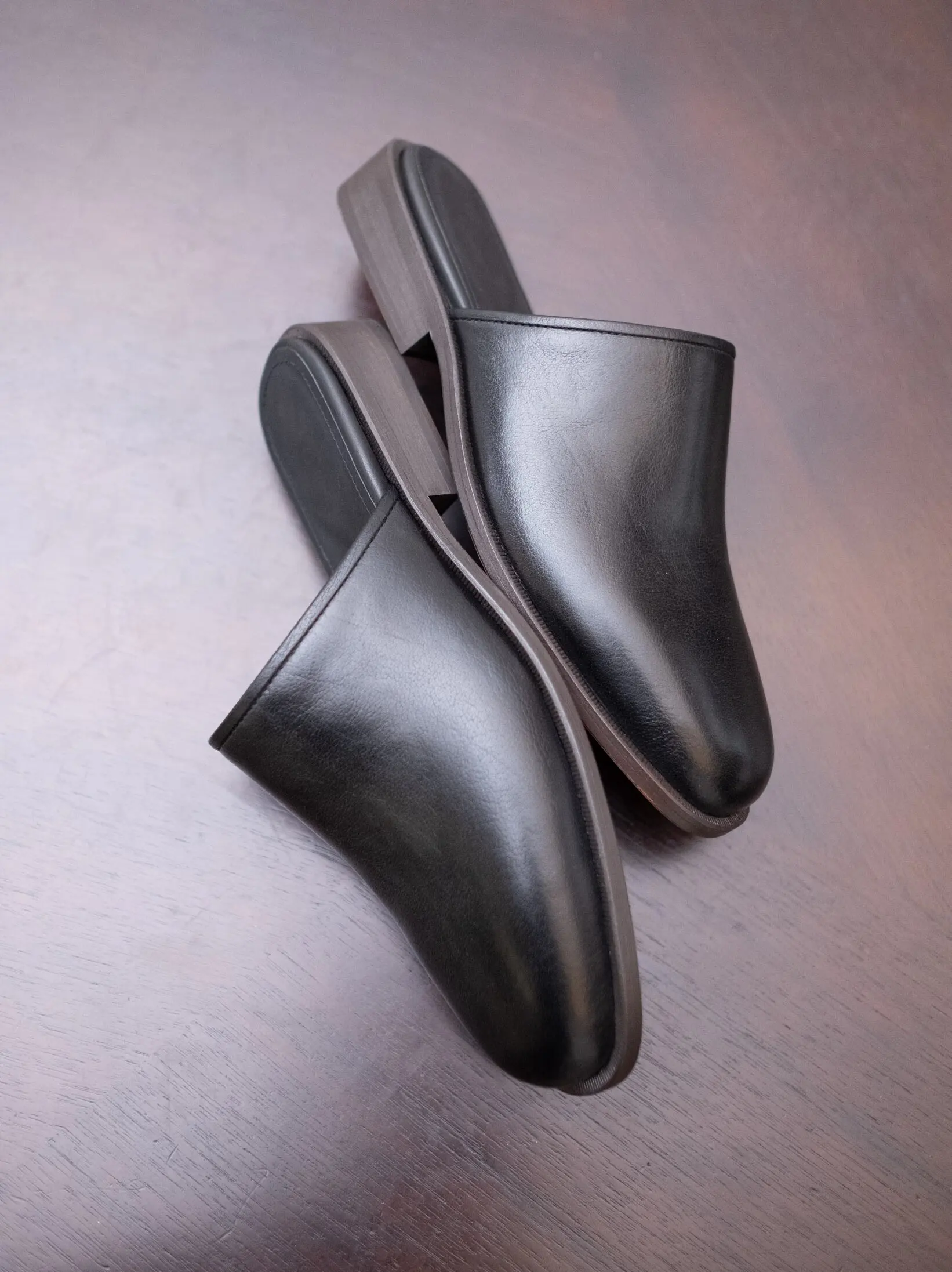 

Мужские тапочки из натуральной кожи с круглым носком Sot L23, слегка маленький размер, определение выбора большего размера, 23FW 24SS, повседневная обувь...