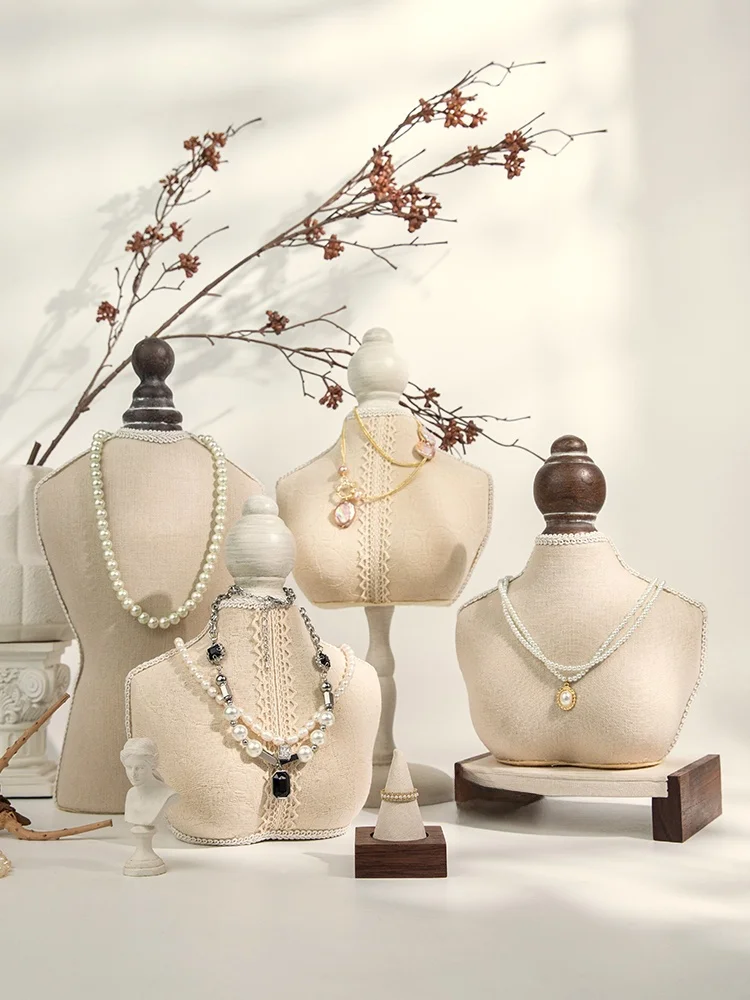 �y�Z�[�����z�G���K���g�ȃl�b�N���X�f�B�X�v���C�X�^���h�A�|�[�g���[�g���f���w�b�h�A�W���G���[�A�N�Z�T���[���[�z���_�[�A�����E�B���h�E�����I�[�i�����g